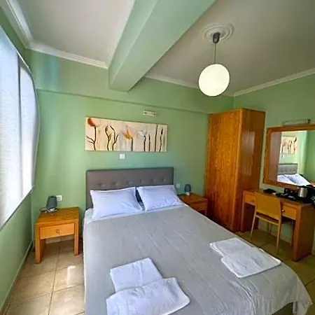 Antonia Hotel 2*